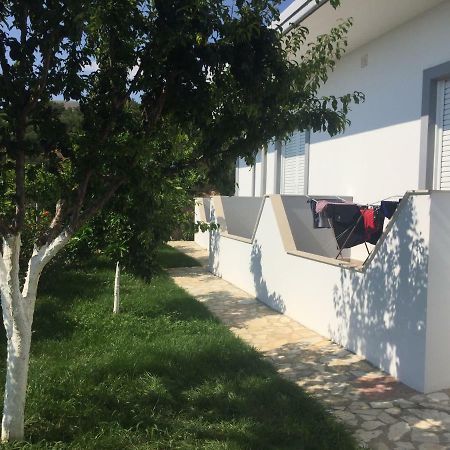 Xuxi Apartments Lukovë Eksteriør bilde